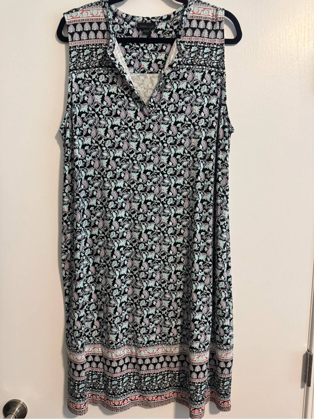 J. Jill Sleeveless Black V-Neck Dress